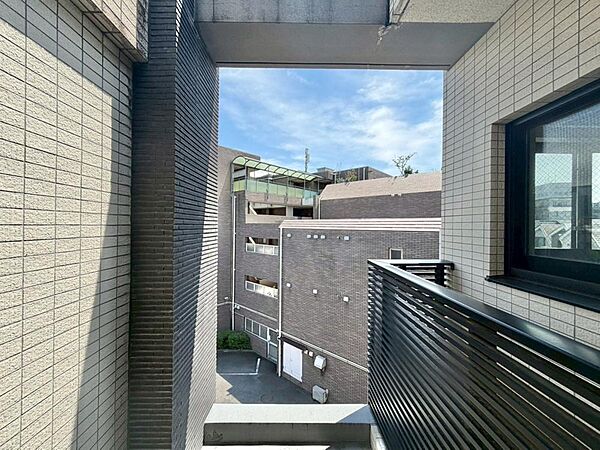 眺望や窓からの景色が良いと、家で過ごす時間も快適です。