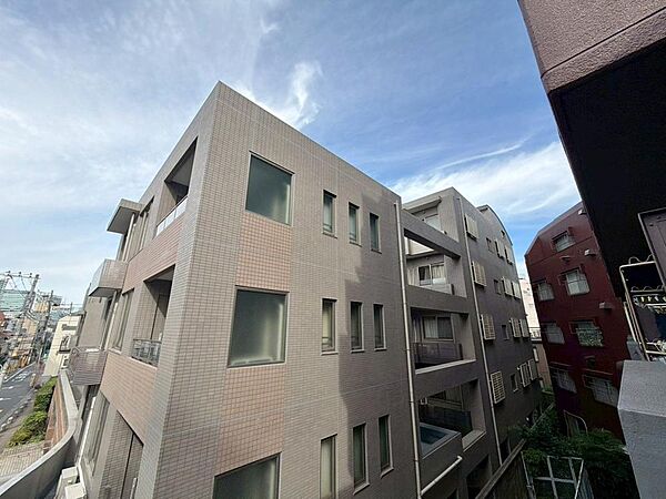 眺望や窓からの景色が良いと、家で過ごす時間も快適です。