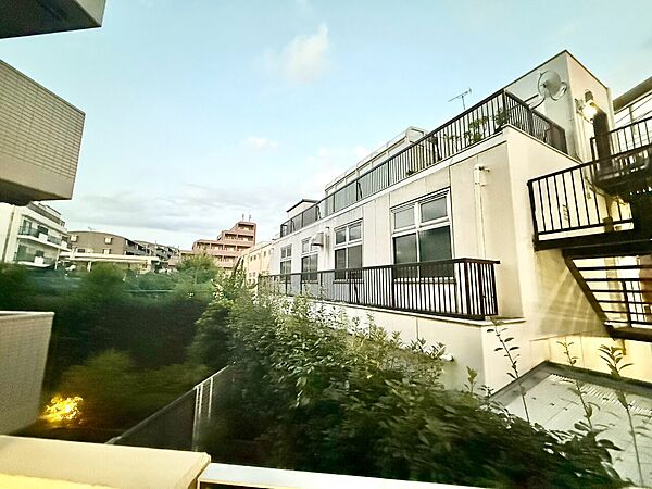 眺望や窓からの景色が良いと、家で過ごす時間も快適です。