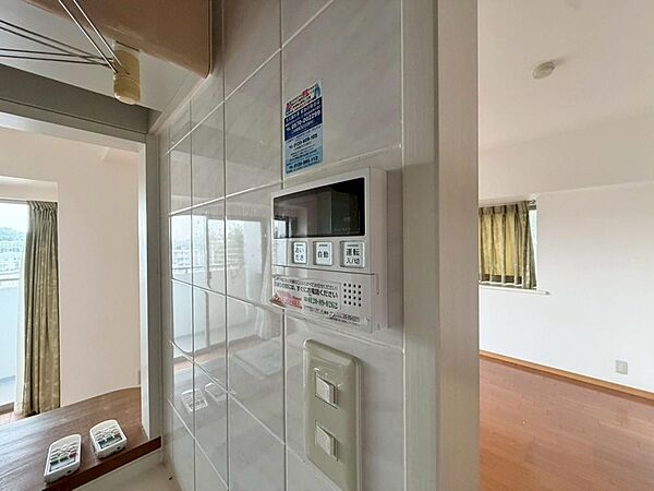 見やすい画面で操作しやすい給湯パネル。