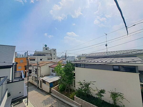 陽当たり・通風・開放感に恵まれた環境です。