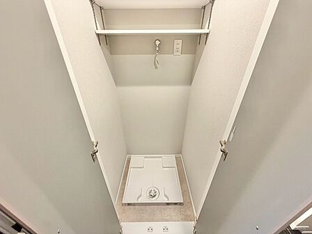 家電やスーツケース、ストック品など何でも片付く嬉しい空間です。