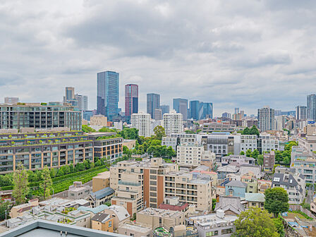 眺望や窓からの景色が良いと、家で過ごす時間も快適です。