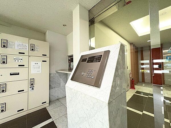 オートロックついていますので、セキュリティ面でも安心です。