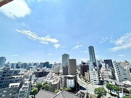 陽当たり・通風・開放感に恵まれた環境です。