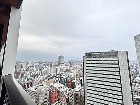 眺望や窓からの景色が良いと、家で過ごす時間も快適です。