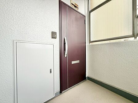 清潔感のある落ち着いた雰囲気の玄関です。