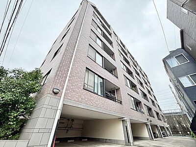 外観:飽きのこないシンプルモダンな外観です。 外観:飽きのこないシンプルモダンな外観です。