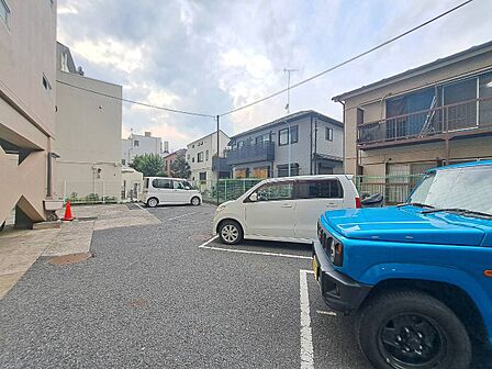 駐車スペースが嬉しいですね。※空き状況は都度ご確認下さい。
