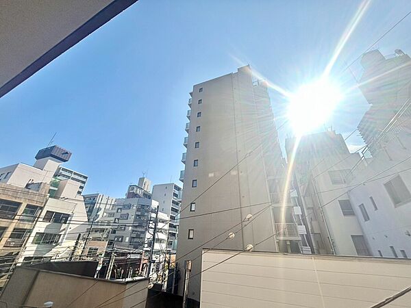 眺望や窓からの景色が良いと、家で過ごす時間も快適です。