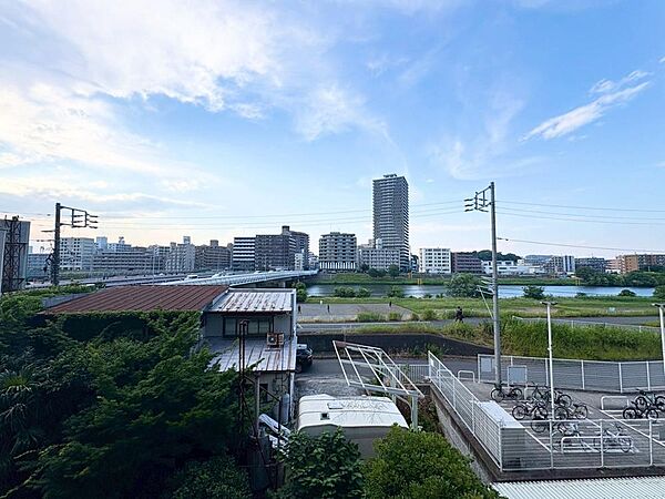 眺望や窓からの景色が良いと、家で過ごす時間も快適です。