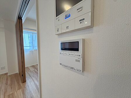 見やすい画面で操作しやすい給湯パネル。
