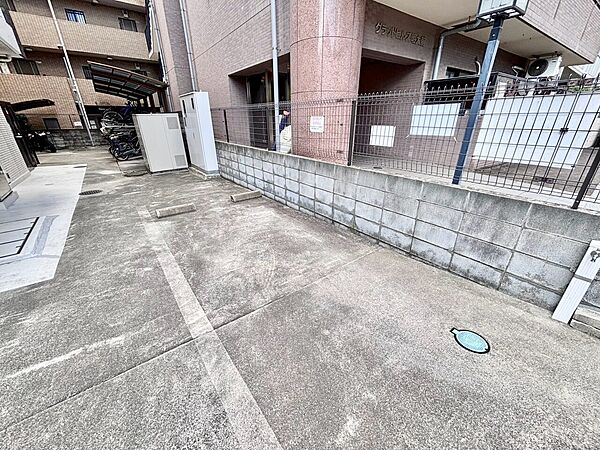 駐車スペースが嬉しいですね。※空き状況は都度ご確認下さい。