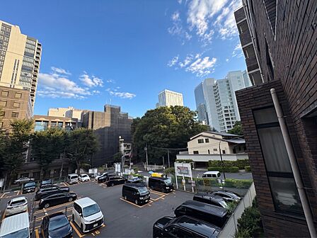 眺望や窓からの景色が良いと、家で過ごす時間も快適です。