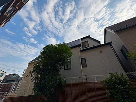 眺望や窓からの景色が良いと、家で過ごす時間も快適です。
