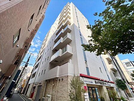 飽きのこないシンプルモダンな外観です。