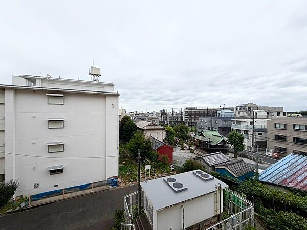 眺望や窓からの景色が良いと、家で過ごす時間も快適です。