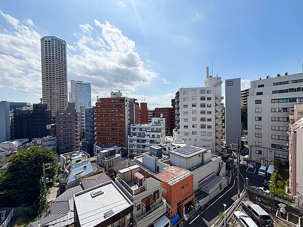 眺望や窓からの景色が良いと、家で過ごす時間も快適です。