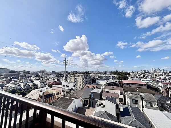 眺望や窓からの景色が良いと、家で過ごす時間も快適です。