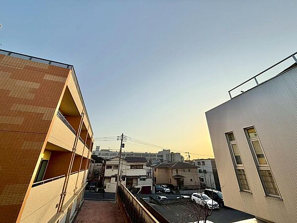 眺望や窓からの景色が良いと、家で過ごす時間も快適です。