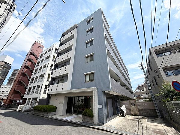 忙しく過ぎゆく日常を置き去るほど、ゆったりした時間が流れる住環境。