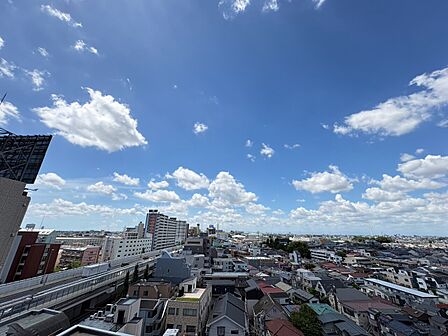 陽当たり・通風・開放感に恵まれた環境です。