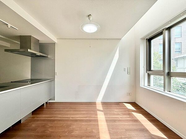 落ち着いた雰囲気に包まれて、伸びやかな空間。