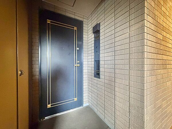 清潔感のある落ち着いた雰囲気の玄関です。