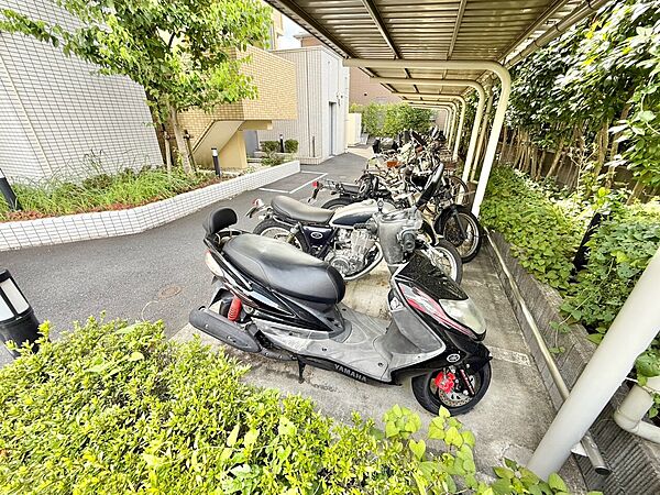 バイク置き場もございます。※空き状況は都度ご確認下さい。