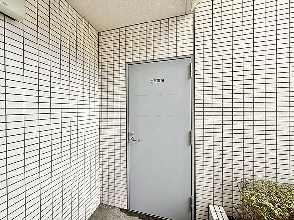 ゴミ置場。綺麗に管理されております。