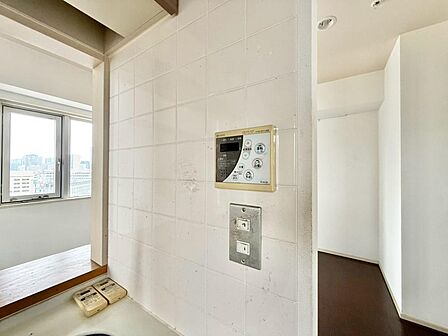 見やすい画面で操作しやすい給湯パネル。