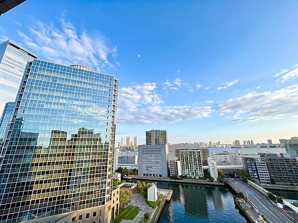 眺望や窓からの景色が良いと、家で過ごす時間も快適です。