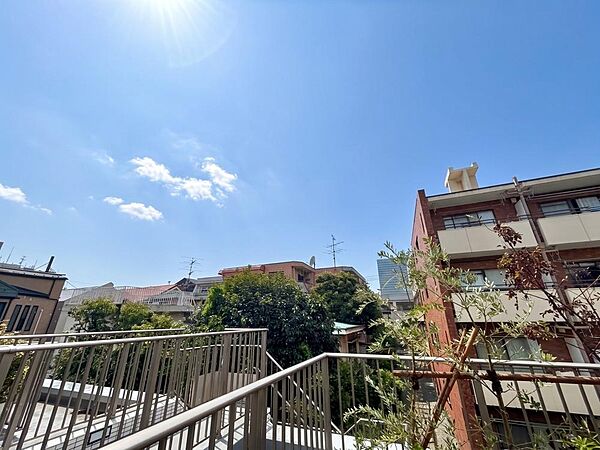 眺望や窓からの景色が良いと、家で過ごす時間も快適です。