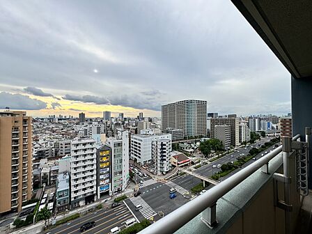 眺望や窓からの景色が良いと、家で過ごす時間も快適です。