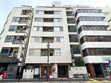 飽きのこないシンプルモダンな外観です。
