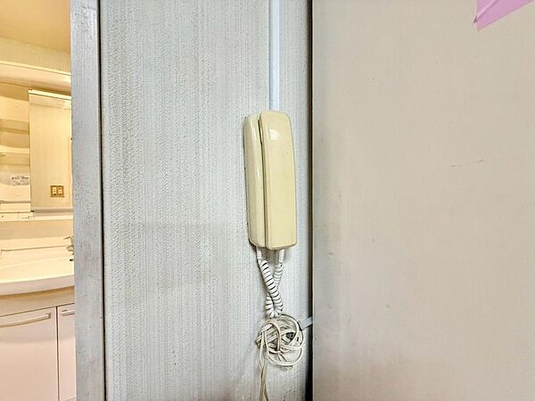 室内にはインターホンを設置。快適と安らぎを合わせた優しい設計。