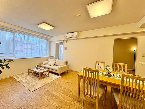 落ち着いた雰囲気に包まれて、伸びやかな空間。