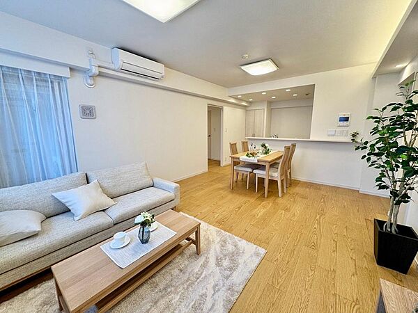 通風・採光に優れ、心地よい光と風が溢れています。