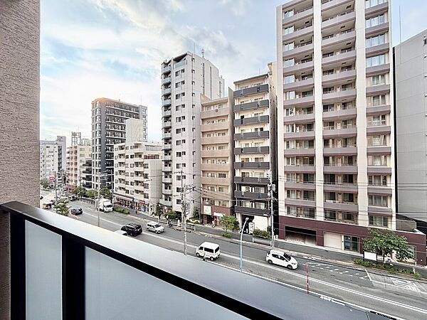 眺望や窓からの景色が良いと、家で過ごす時間も快適です。
