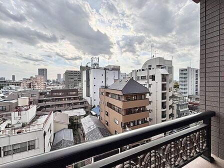 眺望や窓からの景色が良いと、家で過ごす時間も快適です。