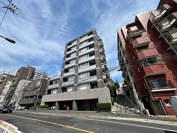 忙しく過ぎゆく日常を置き去るほど、ゆったりした時間が流れる住環境。