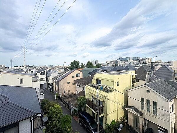 眺望や窓からの景色が良いと、家で過ごす時間も快適です。