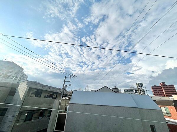 眺望や窓からの景色が良いと、家で過ごす時間も快適です。