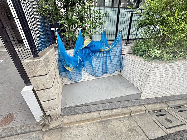 ゴミ置場。綺麗に管理されております。