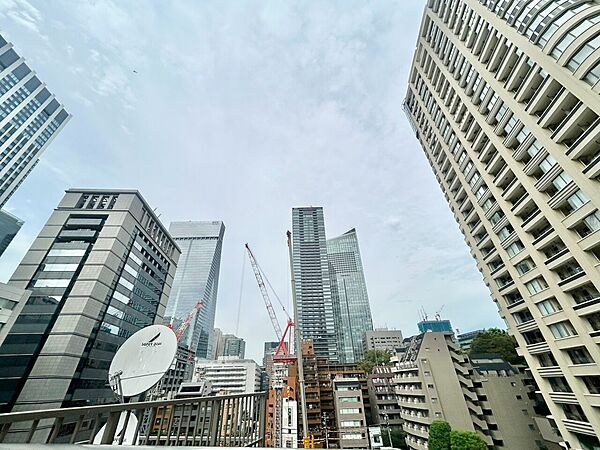 陽当たり・通風・開放感に恵まれた環境です。