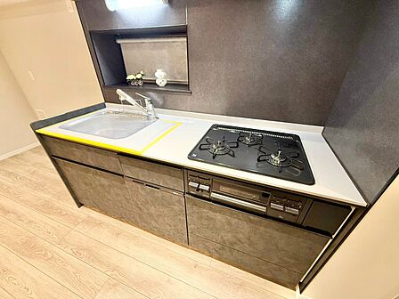 使いやすくスタイリッシュなキッチン空間になっております。
