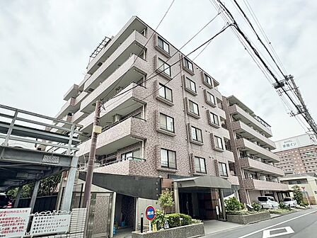 忙しく過ぎゆく日常を置き去るほど、ゆったりした時間が流れる住環境。