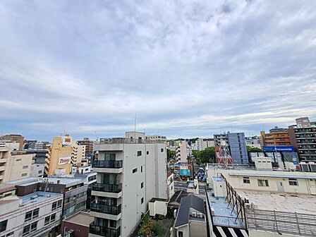眺望や窓からの景色が良いと、家で過ごす時間も快適です。