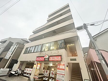 飽きのこないシンプルモダンな外観です。