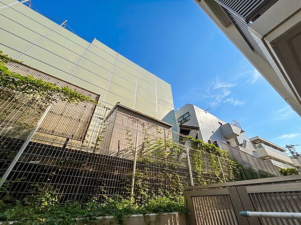 眺望や窓からの景色が良いと、家で過ごす時間も快適です。